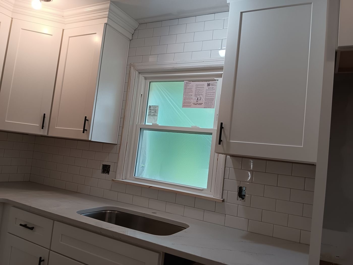 White subway kitchen backsplash